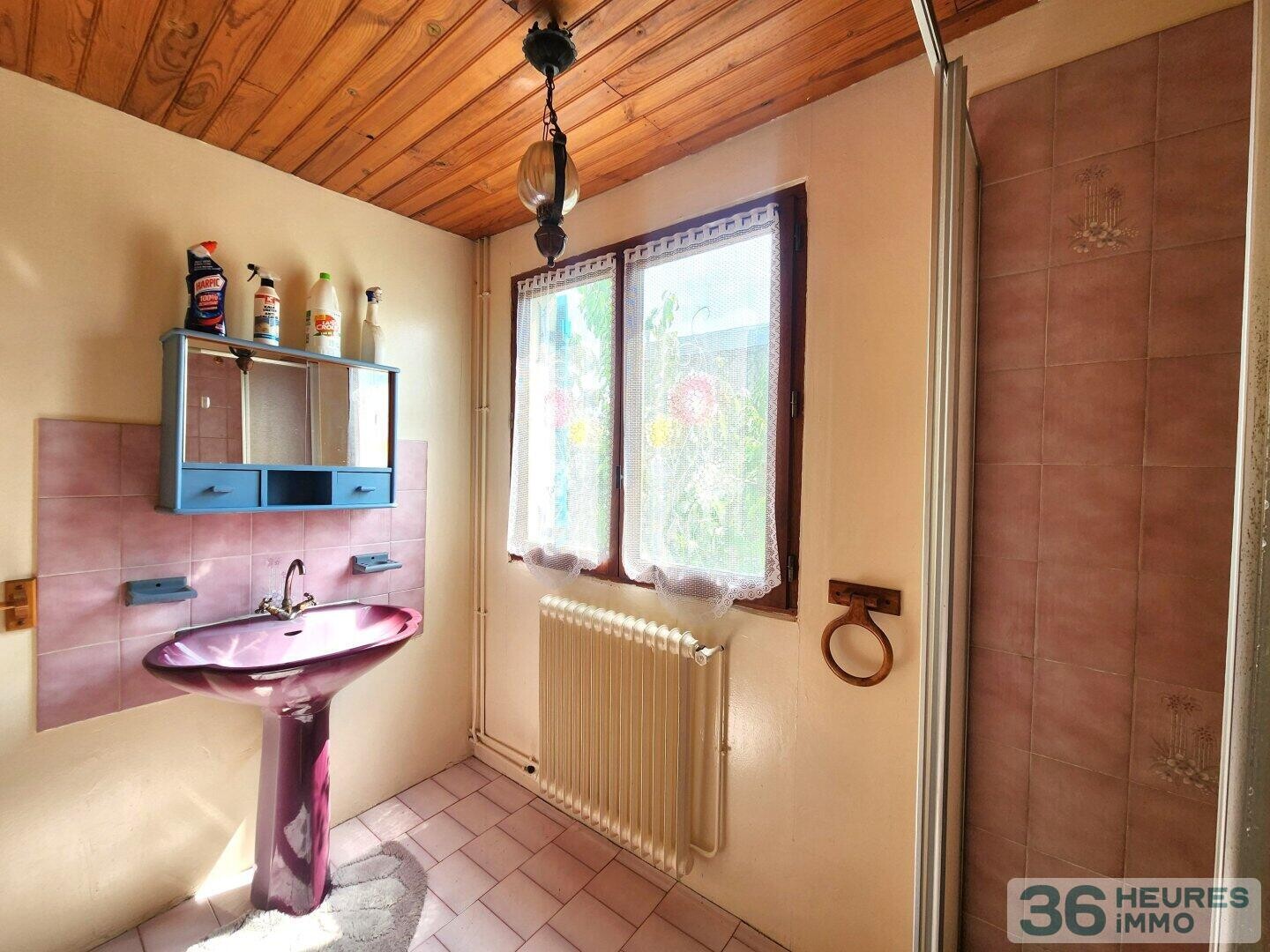 Maison avec sous sol et jardin