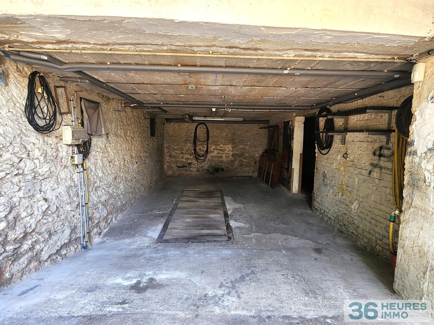 Maison avec sous sol et jardin