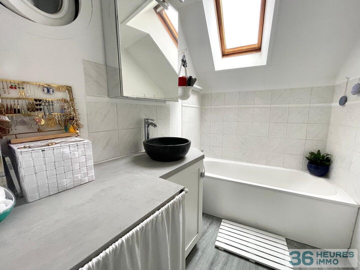 APPARTEMENT DE TYPE T2 duplex 