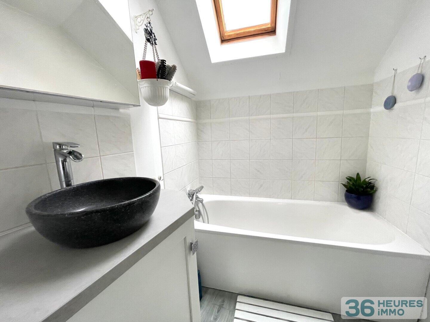 APPARTEMENT DE TYPE T2 duplex 