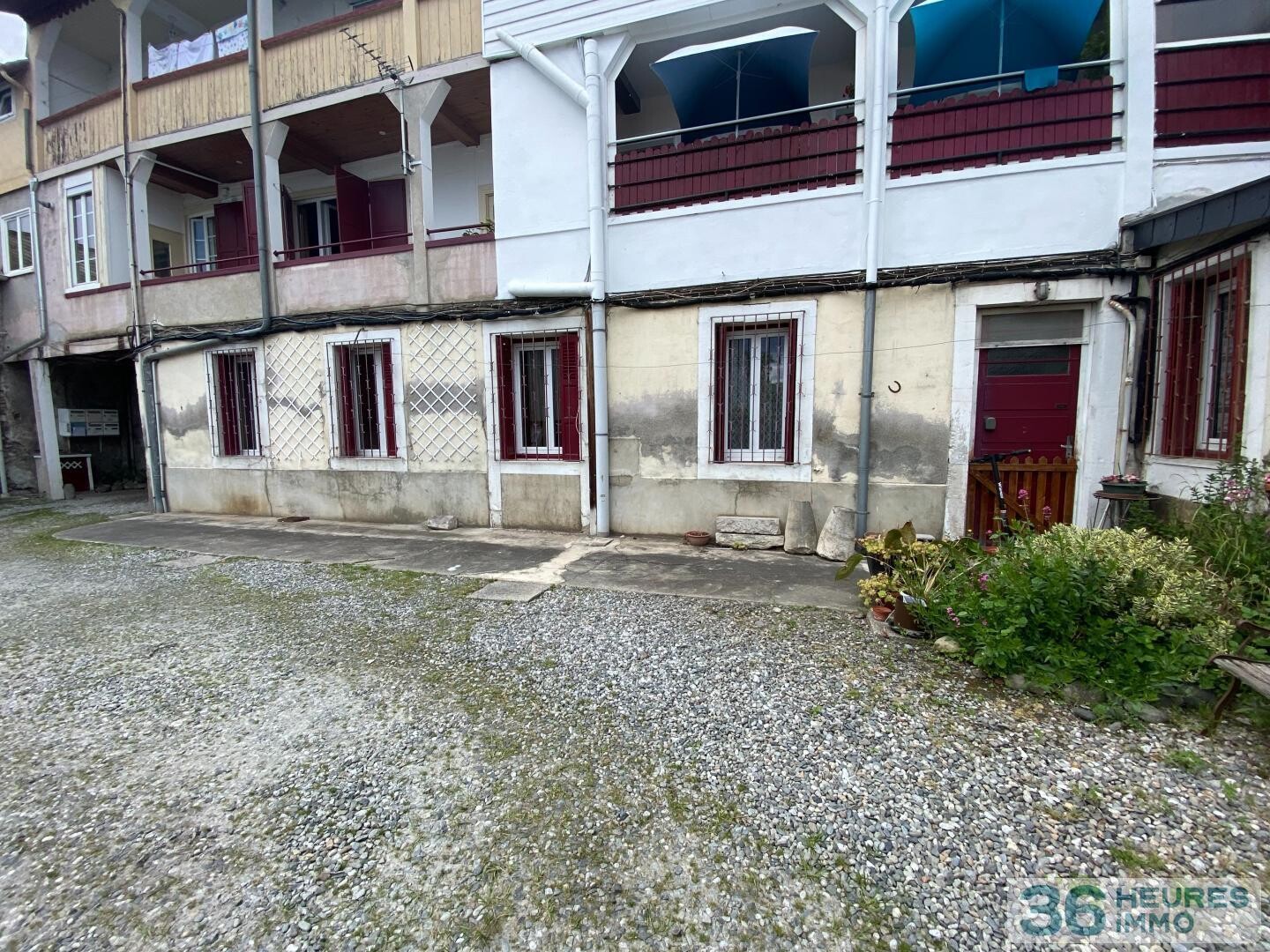 NAY - A 2 pas du centre ville