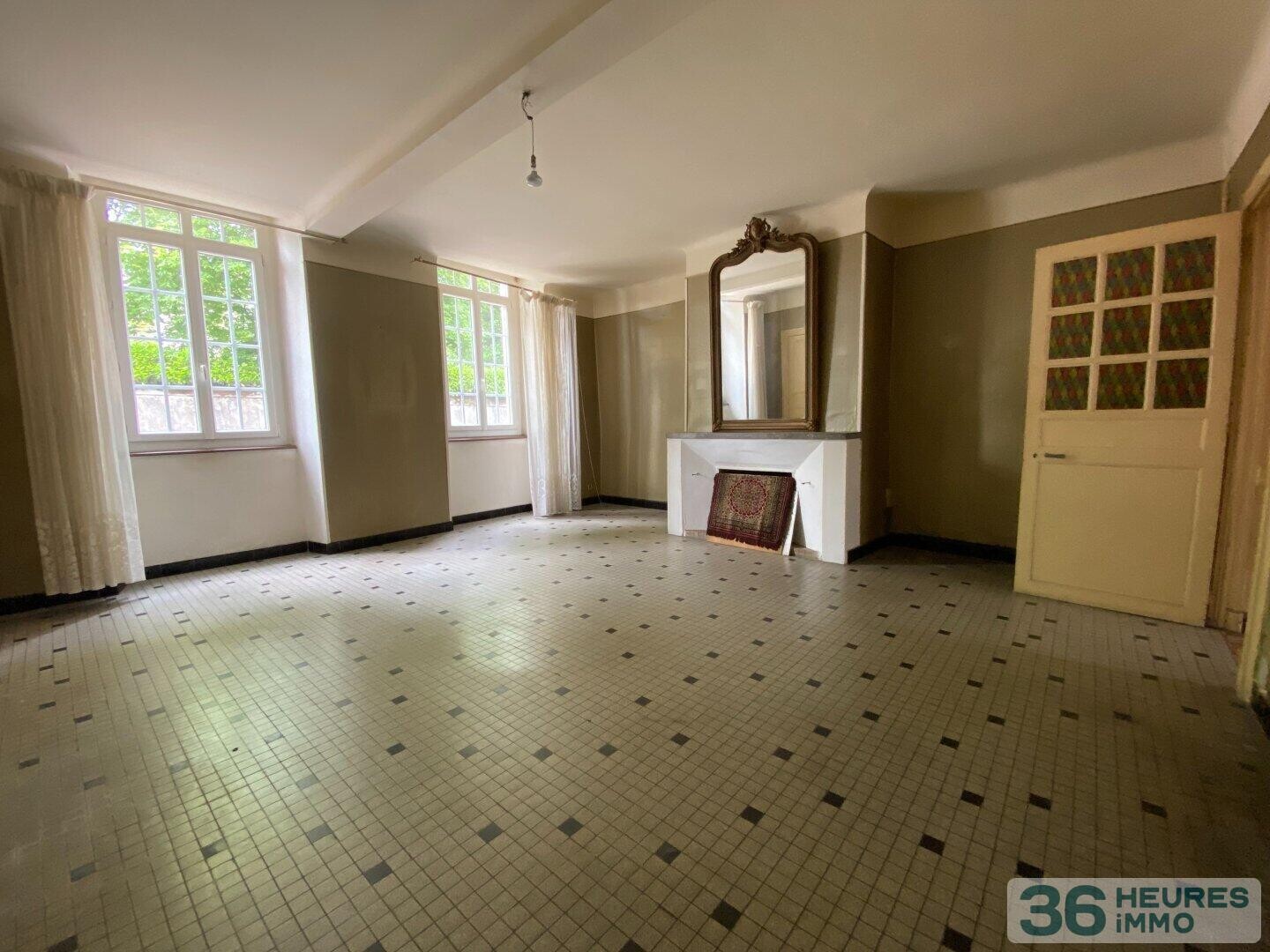 NAY - A 2 pas du centre ville