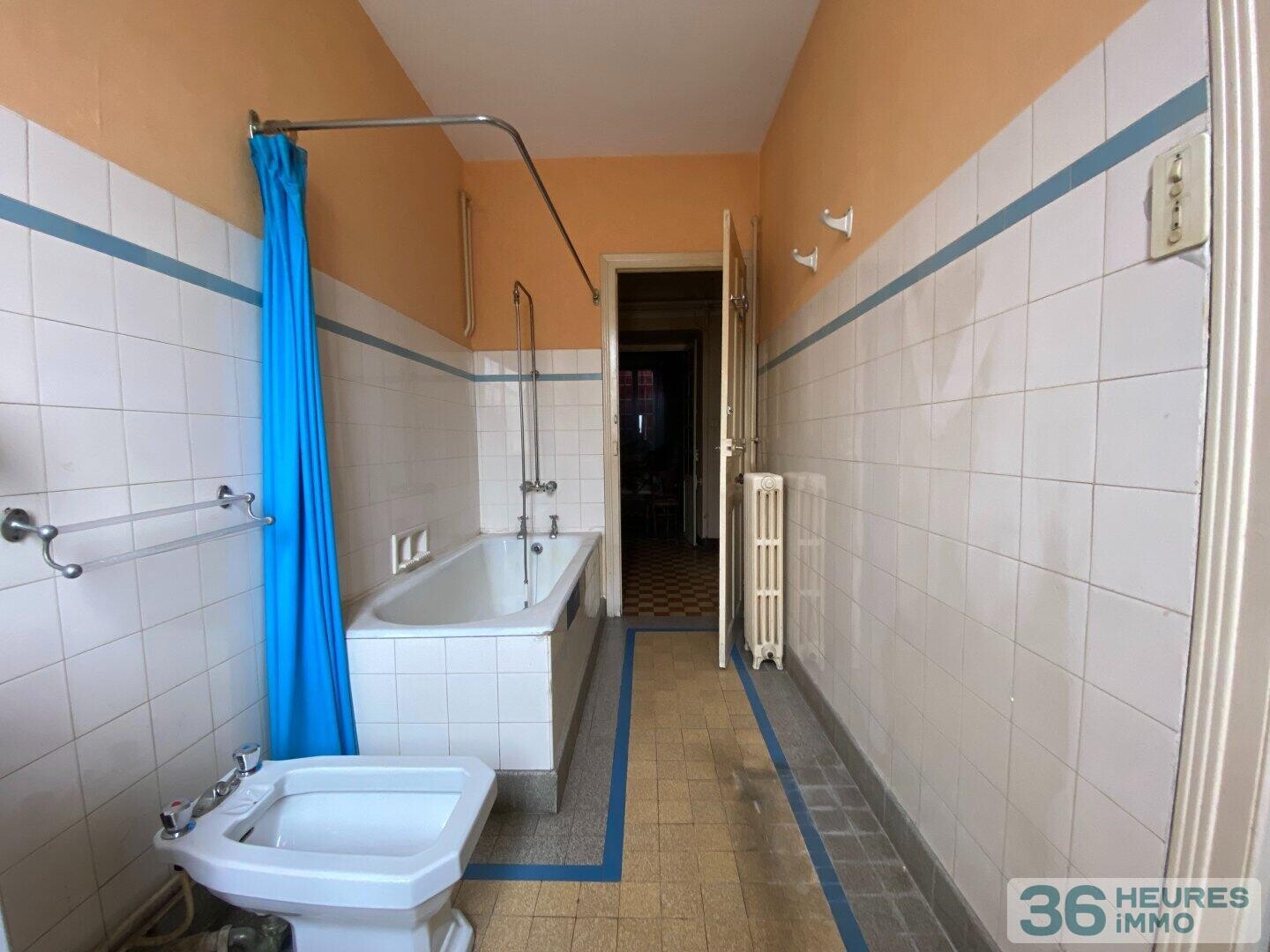 NAY - A 2 pas du centre ville