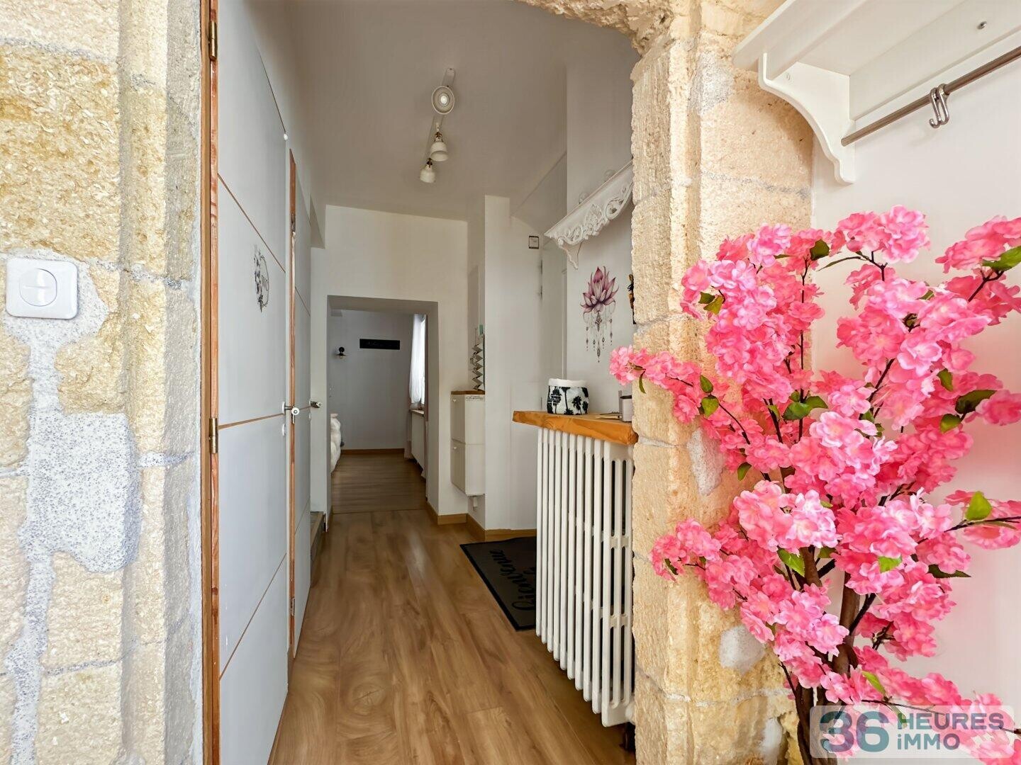 MAISON DE VILLAGE ENTIÈREMENT RÉNOVÉE