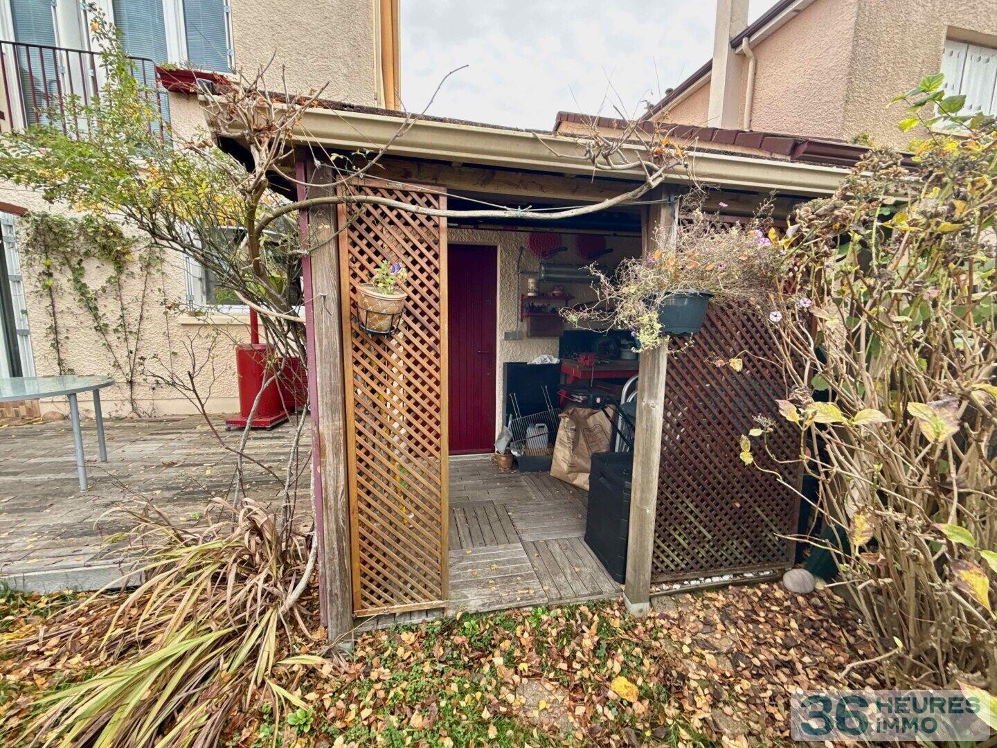 Maison 7 pièces avec jardin