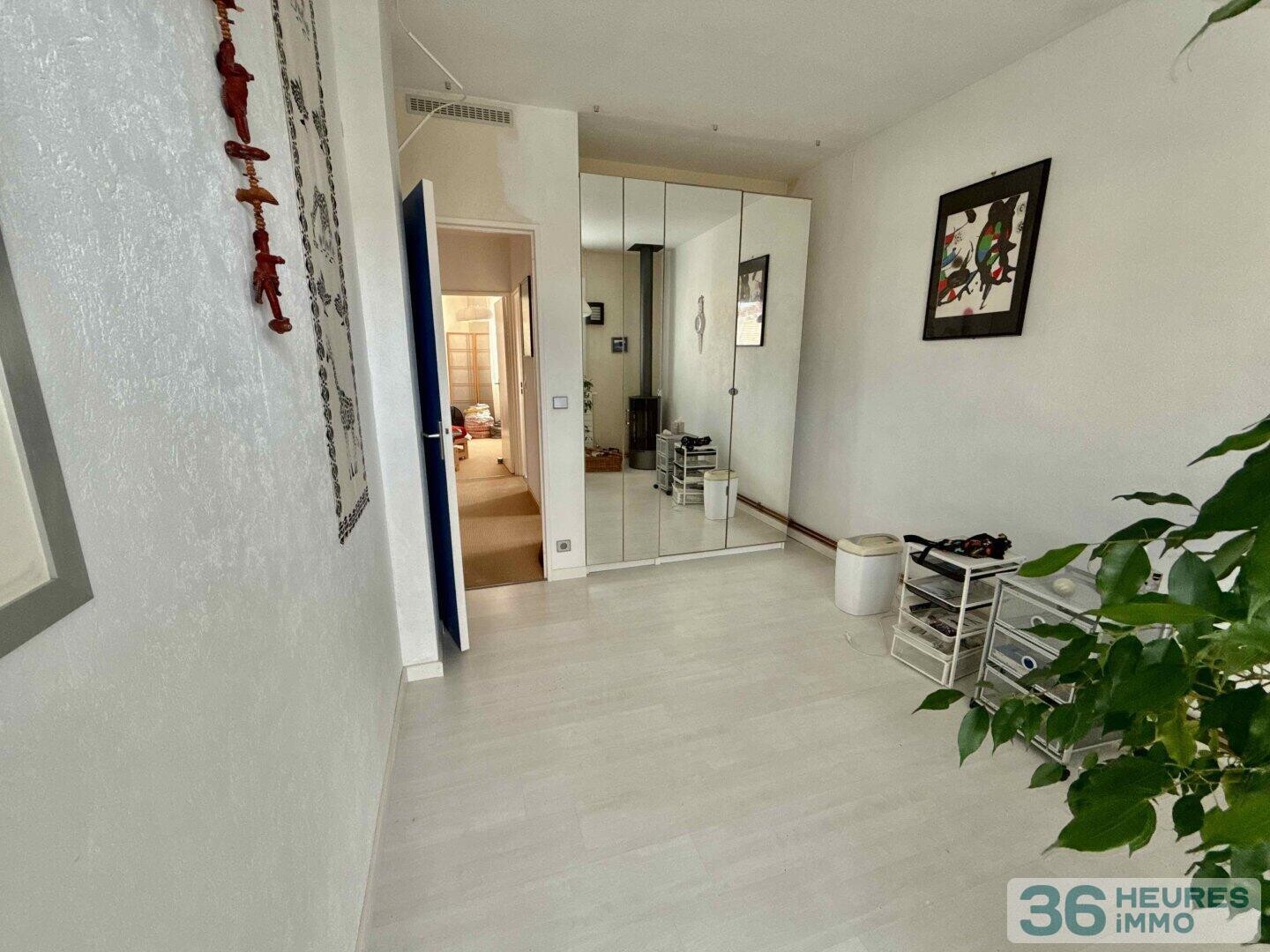 Maison 7 pièces avec jardin