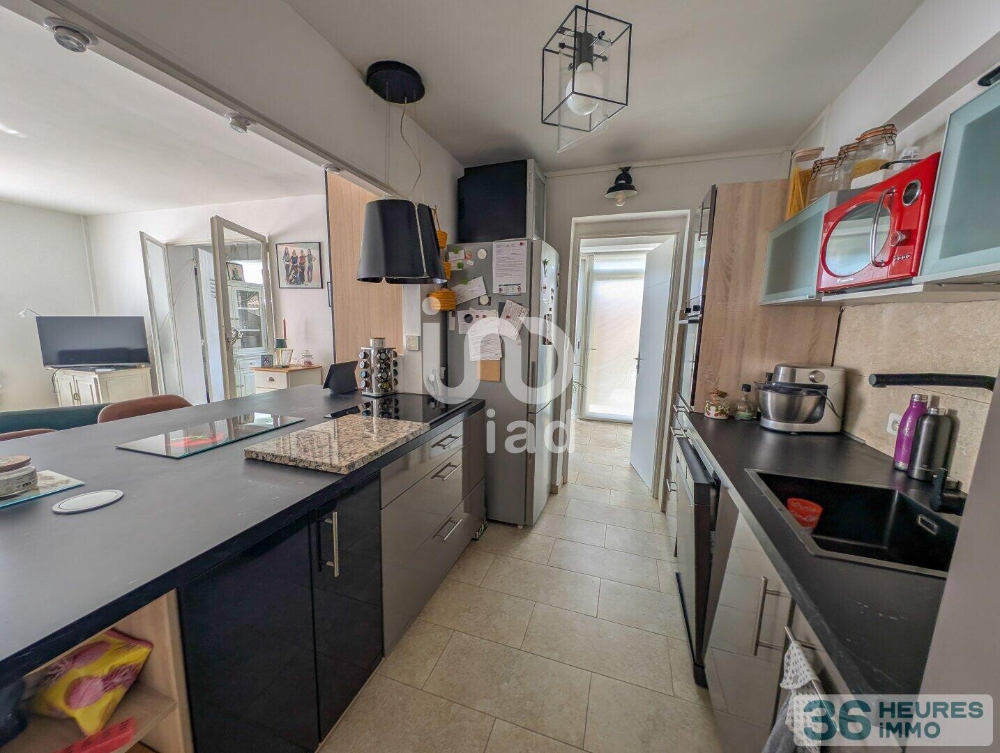 Appartement à Fréjus (83370)   2 chambres  3 pièces  70 m²  69 m² de terrain