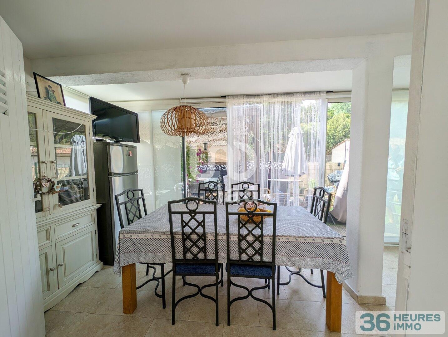 Appartement à Fréjus (83370)   2 chambres  3 pièces  70 m²  69 m² de terrain