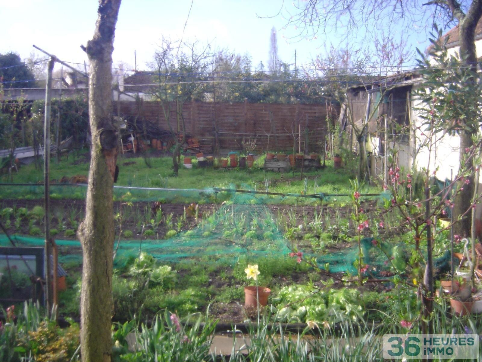 TERRAIN A BATIR AVEC MAISON A RENOVER OU RASER A PESSAC