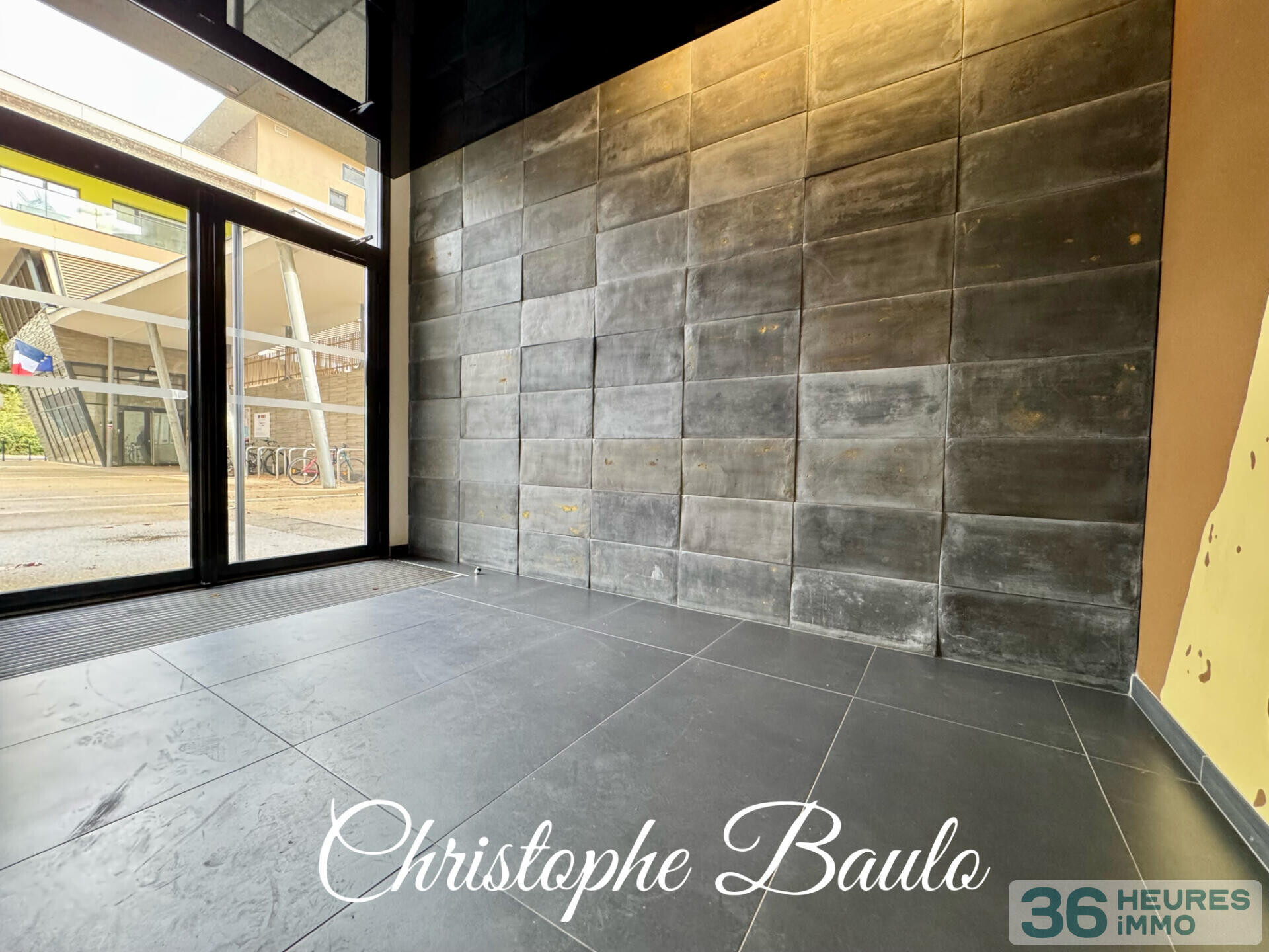 Dépt Hérault (34), à vendre à Montpellier, Port-Marianne, T3, dernier étages