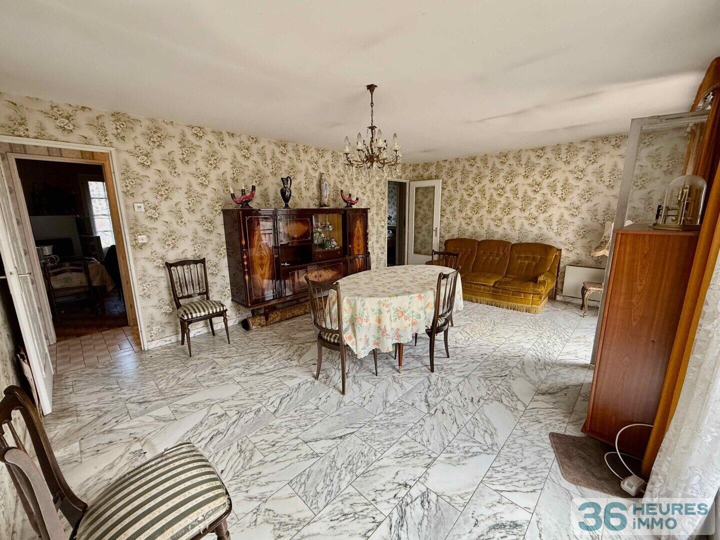 Maison 3 pièces de 83,56 m² + combles non aménagés de 80m² + sous-sol total de 67 m²