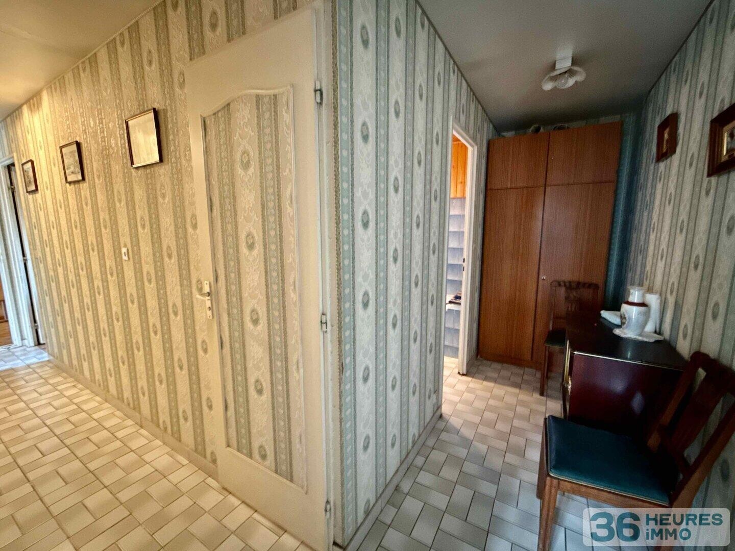 Maison 3 pièces de 83,56 m² + combles non aménagés de 80m² + sous-sol total de 67 m²