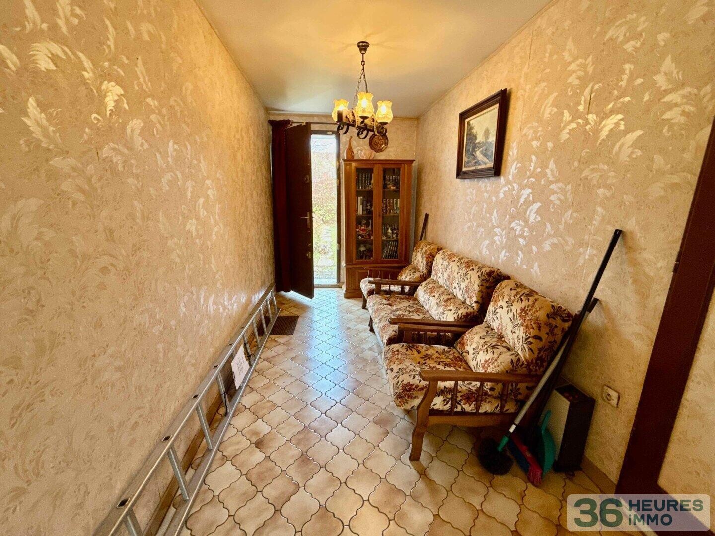 Maison 3 pièces de 83,56 m² + combles non aménagés de 80m² + sous-sol total de 67 m²