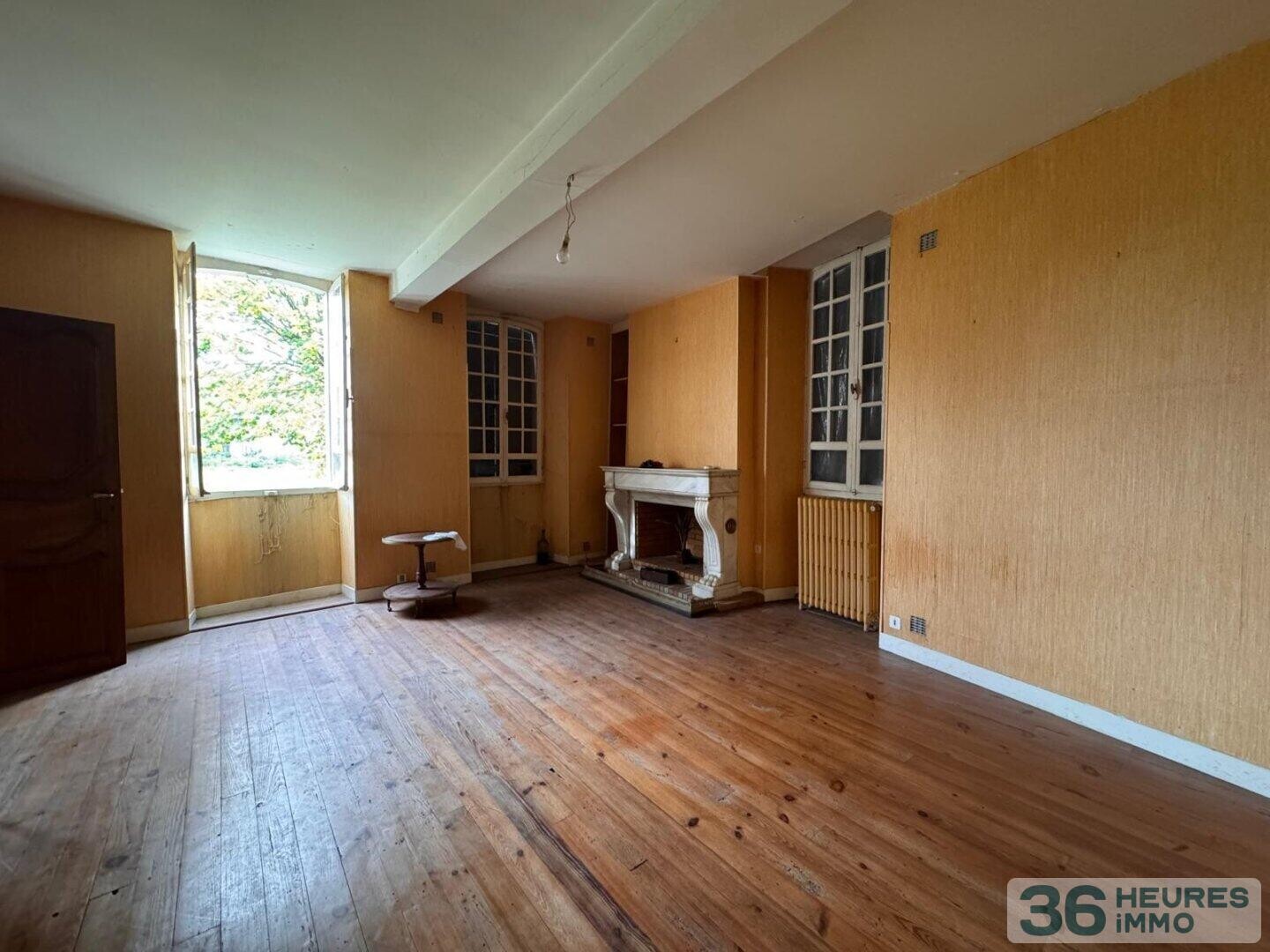 MAISON EN PIERRES E DEPENDANCES ANGAIS