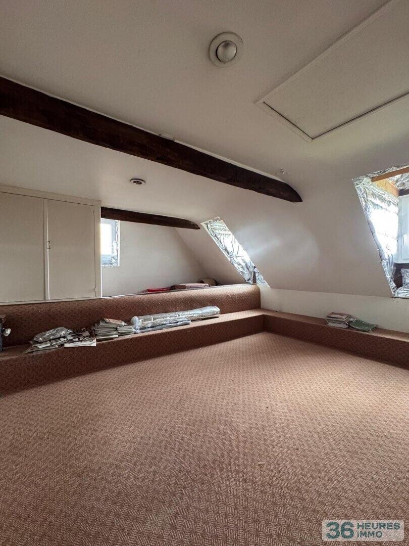 MAISON EN PIERRES E DEPENDANCES ANGAIS