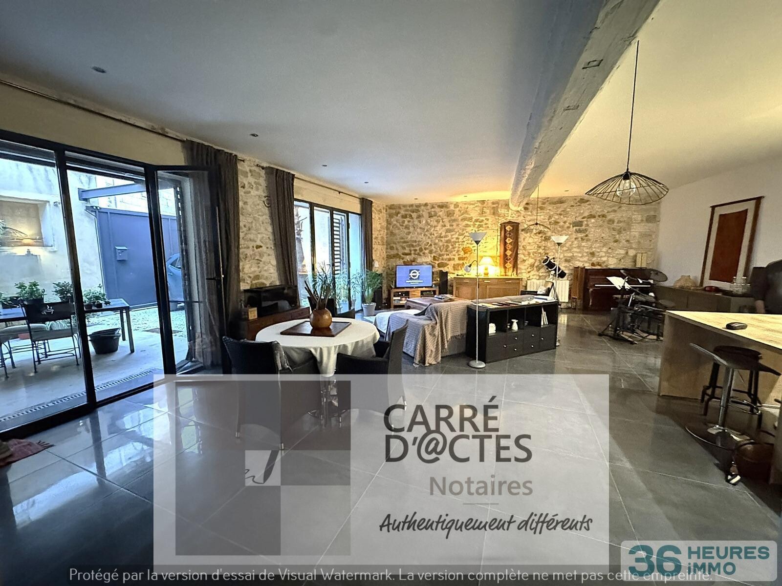 Maison de village avec extérieur et stationnement