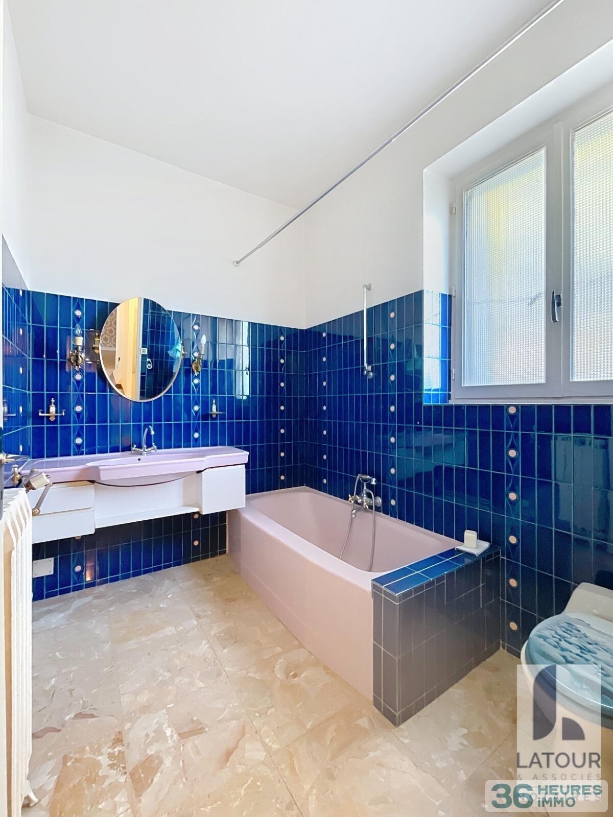 Maison avec garage et jardin