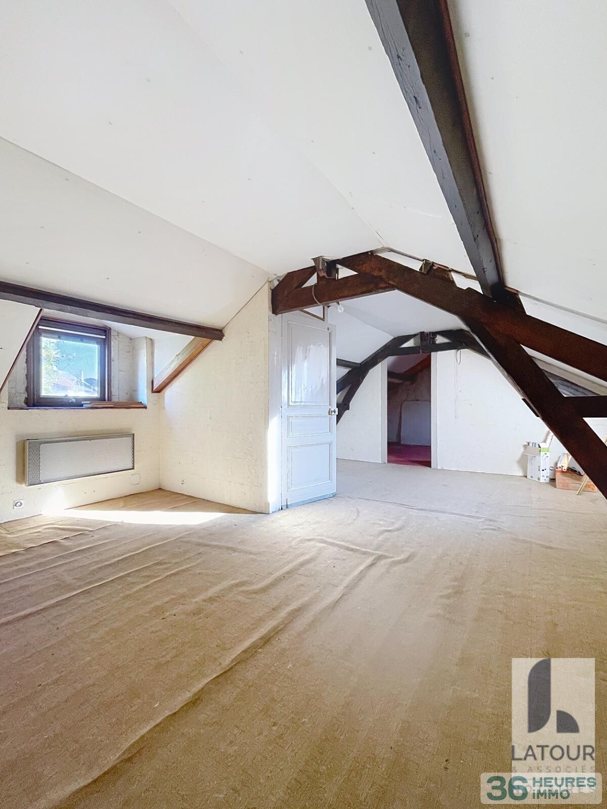 Maison avec garage et jardin