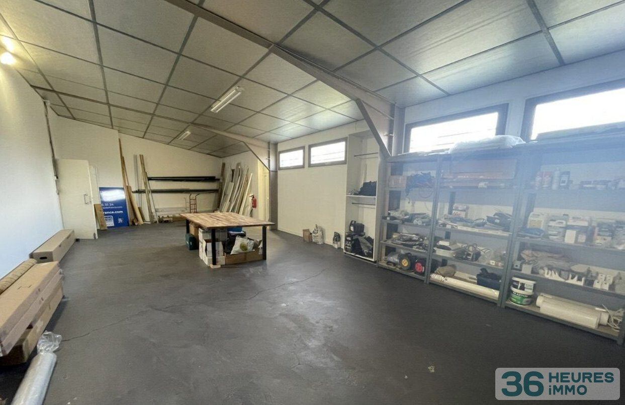 local commercial plus terrain constructible