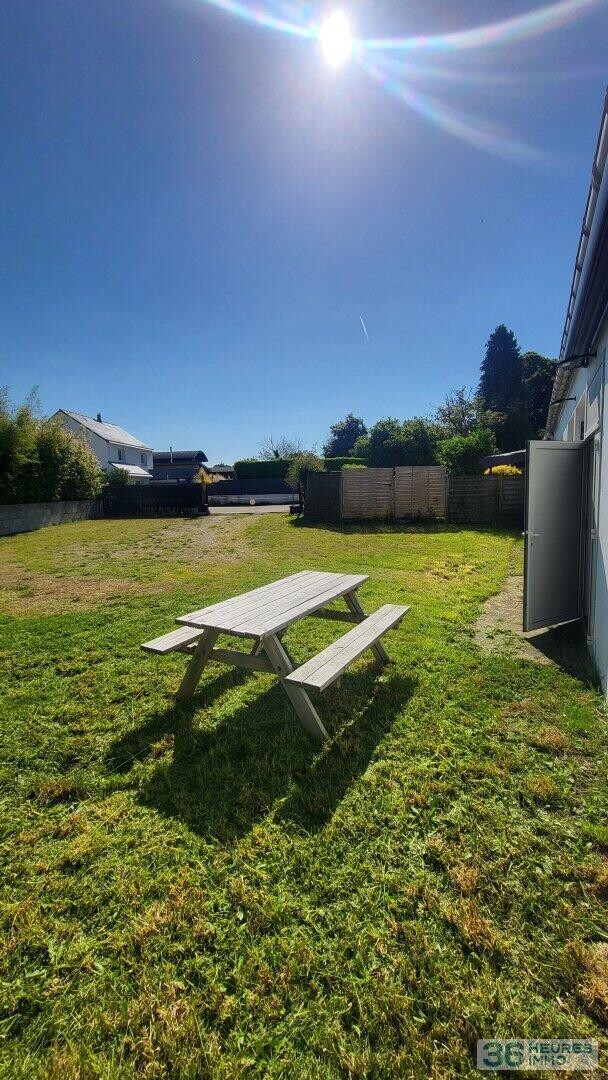 local commercial plus terrain constructible