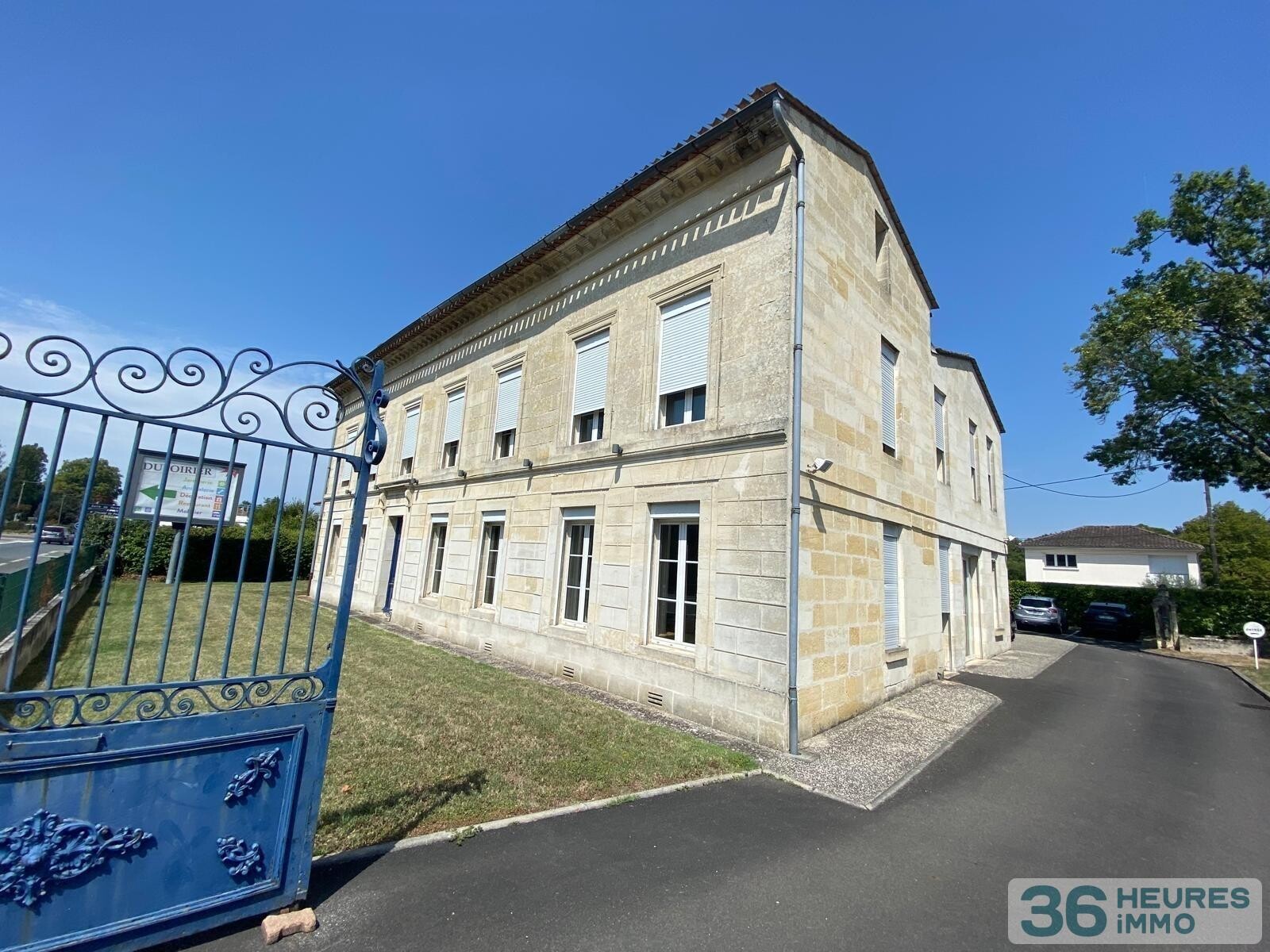 LOCAL PROFESSIONNEL  452 m² sur 1971 m² de terrain 