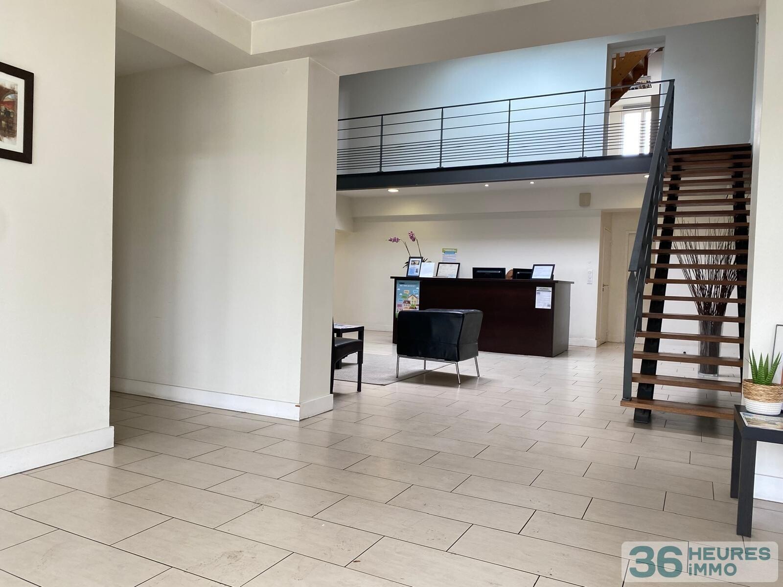 LOCAL PROFESSIONNEL  452 m² sur 1971 m² de terrain 