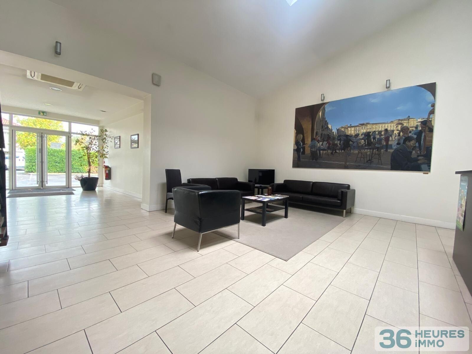 LOCAL PROFESSIONNEL  452 m² sur 1971 m² de terrain 