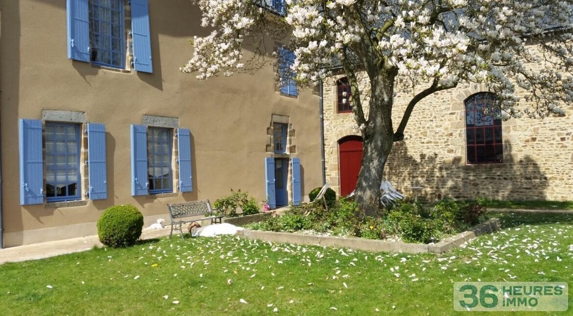 VENTE PROPRIETE en Centre-ville d'ERNEE, en Mayenne