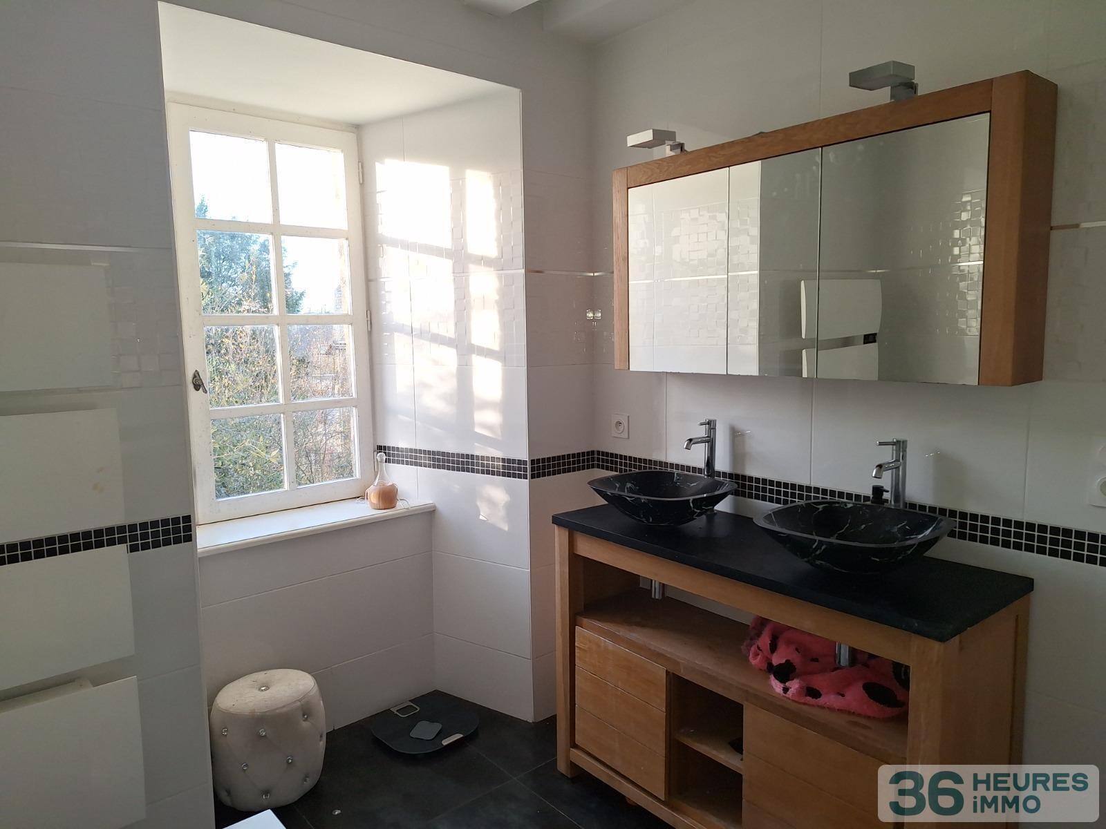 VENTE PROPRIETE en Centre-ville d'ERNEE, en Mayenne