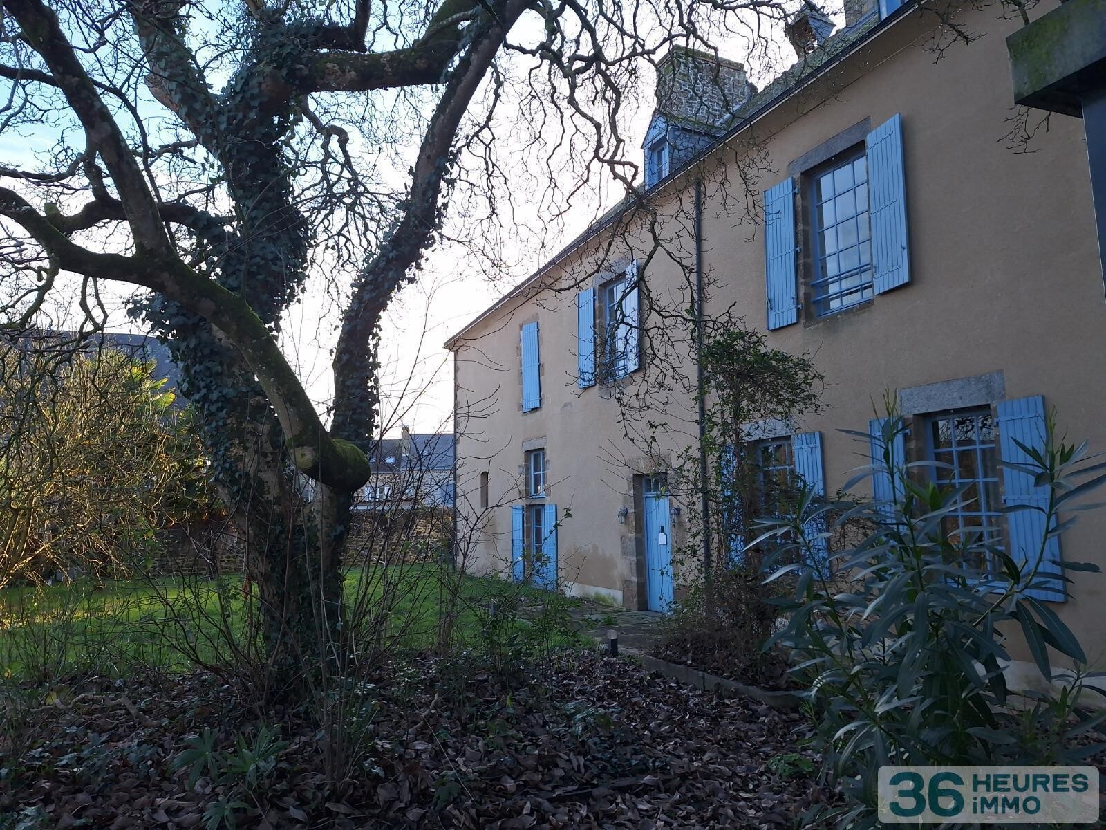 VENTE PROPRIETE en Centre-ville d'ERNEE, en Mayenne