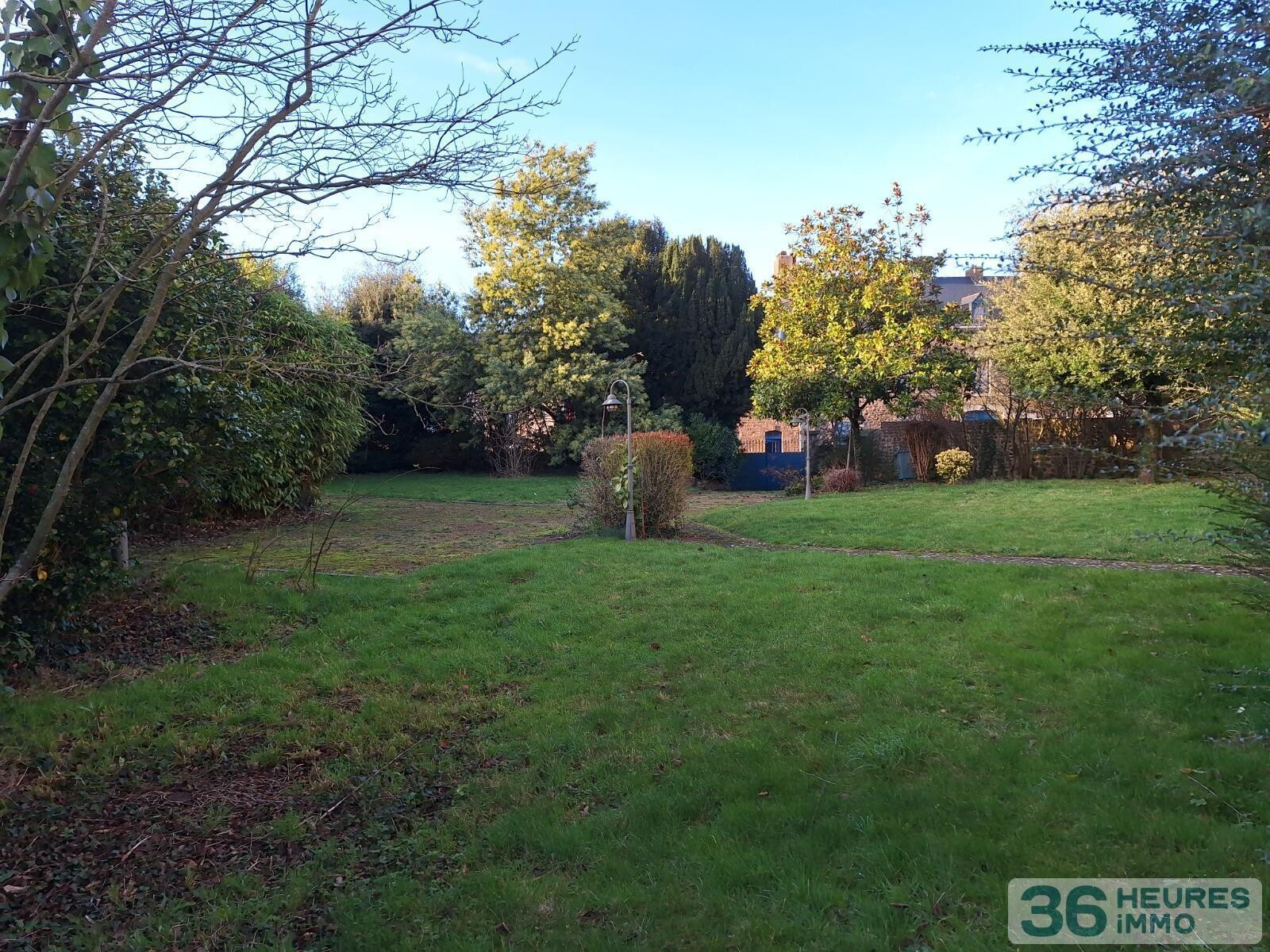 VENTE PROPRIETE en Centre-ville d'ERNEE, en Mayenne