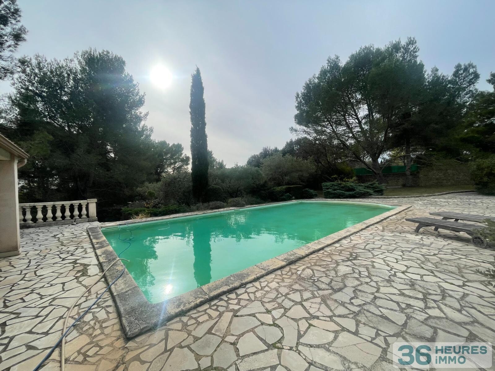 VILLA 6 PIECES DE 176 M2 ENV SUR 3040 M2 TERRAIN PISCINE