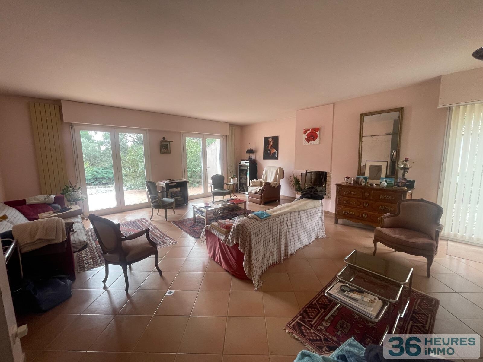 VILLA 6 PIECES DE 176 M2 ENV SUR 3040 M2 TERRAIN PISCINE