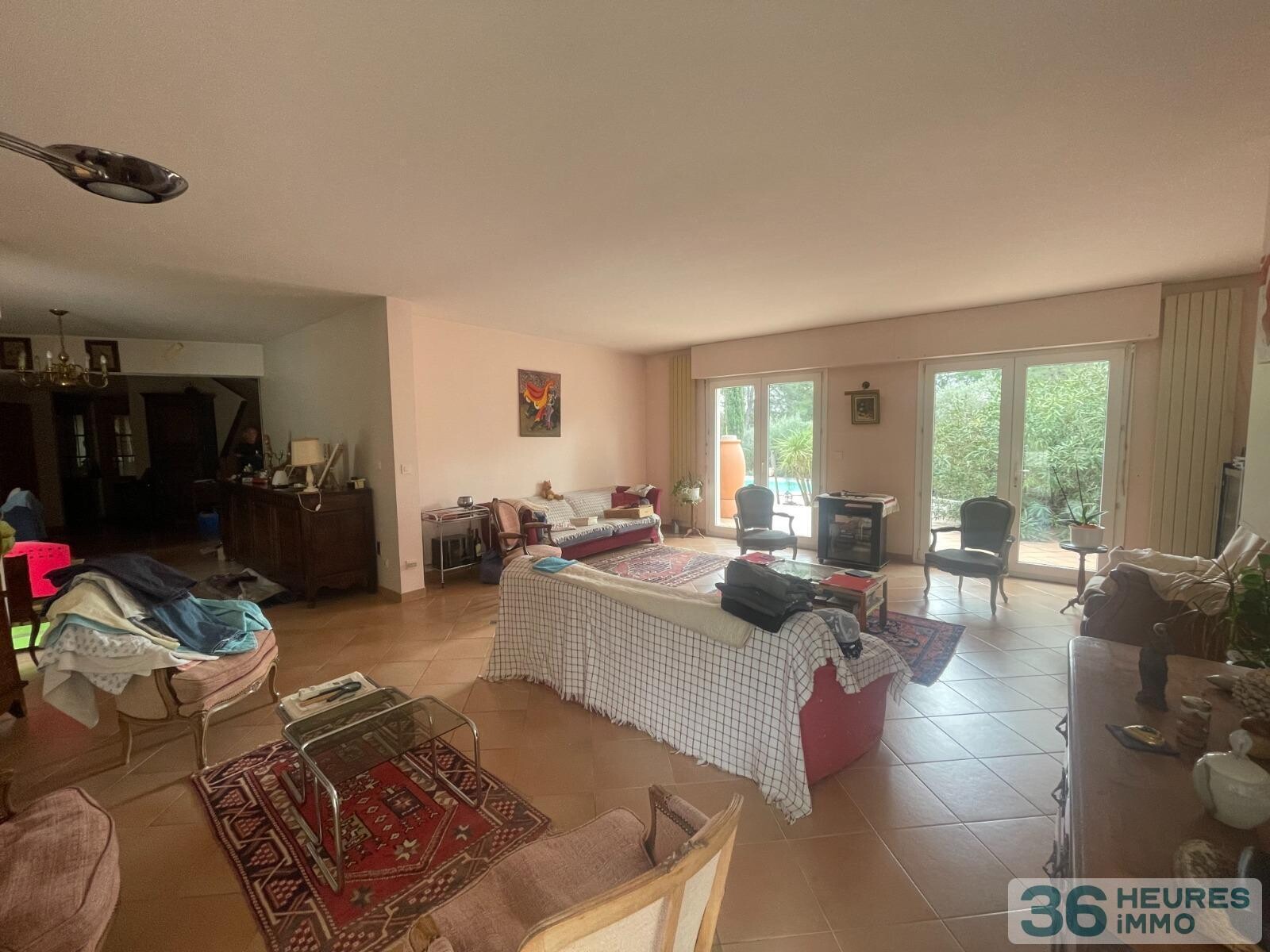 VILLA 6 PIECES DE 176 M2 ENV SUR 3040 M2 TERRAIN PISCINE