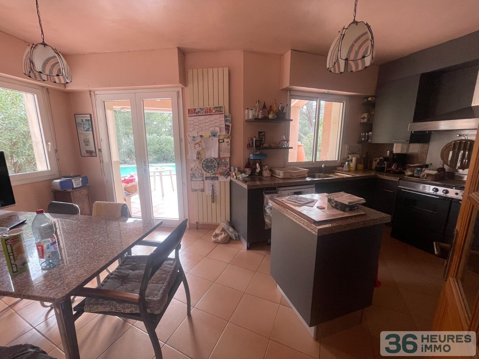 VILLA 6 PIECES DE 176 M2 ENV SUR 3040 M2 TERRAIN PISCINE