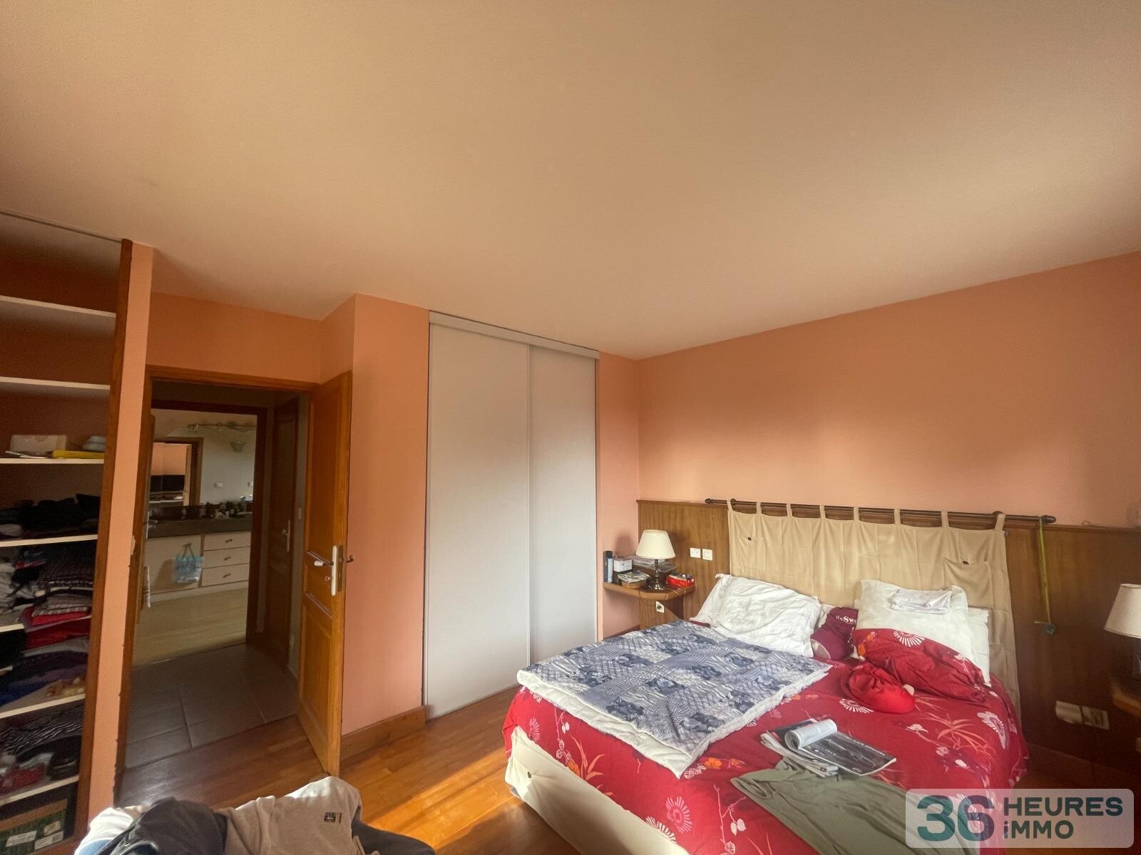 VILLA 6 PIECES DE 176 M2 ENV SUR 3040 M2 TERRAIN PISCINE