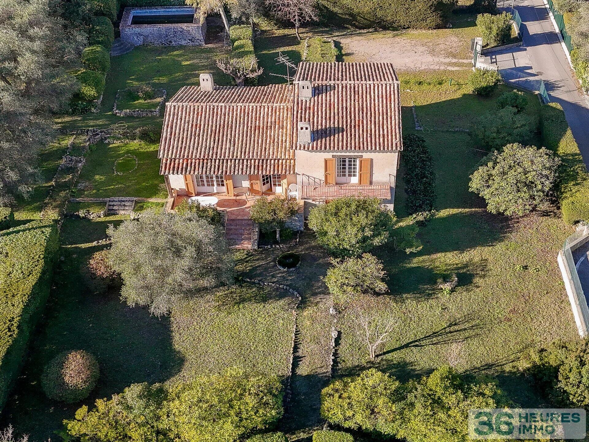 Villa individuelle à pied du village de la Roquette (limite Mougins)