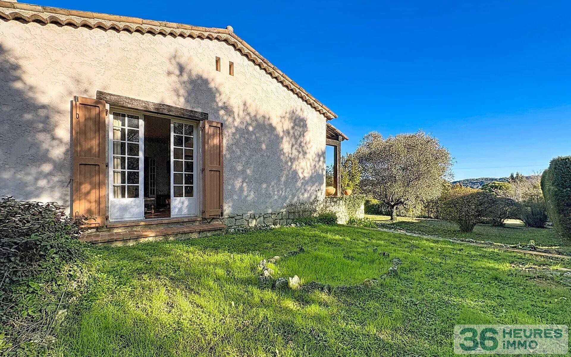 Villa individuelle à pied du village de la Roquette (limite Mougins)