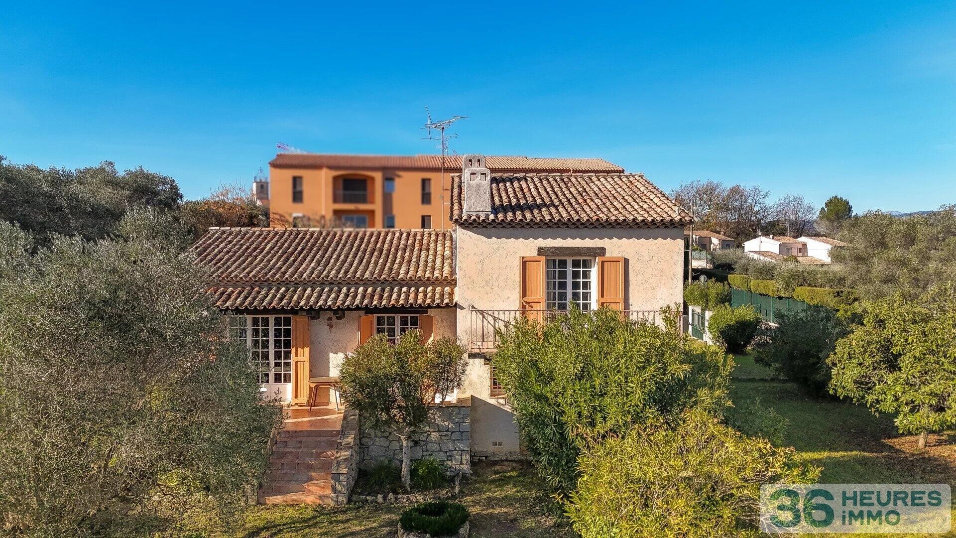 Villa individuelle à pied du village de la Roquette (limite Mougins)