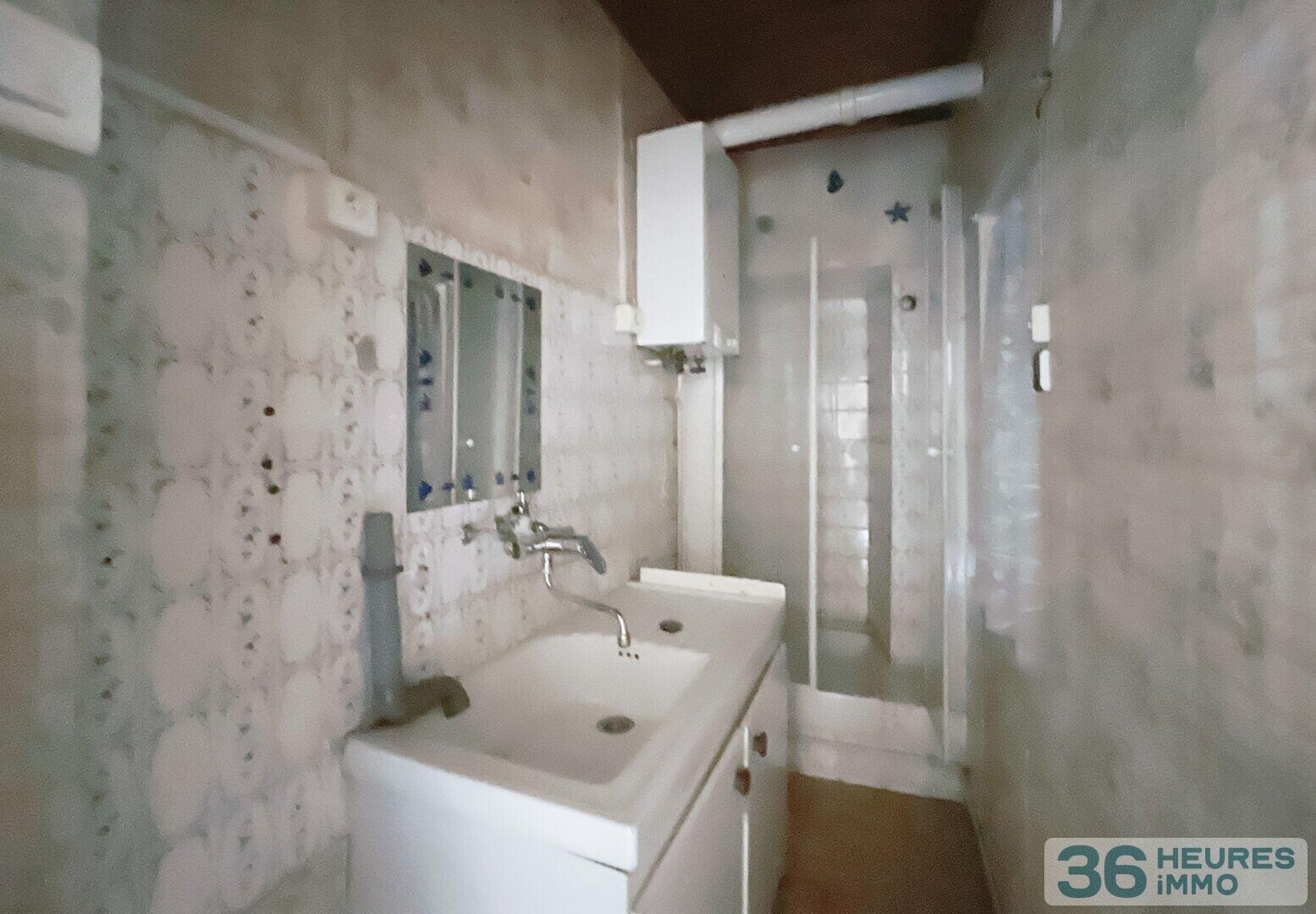 Appartement en R+1 à rénover 