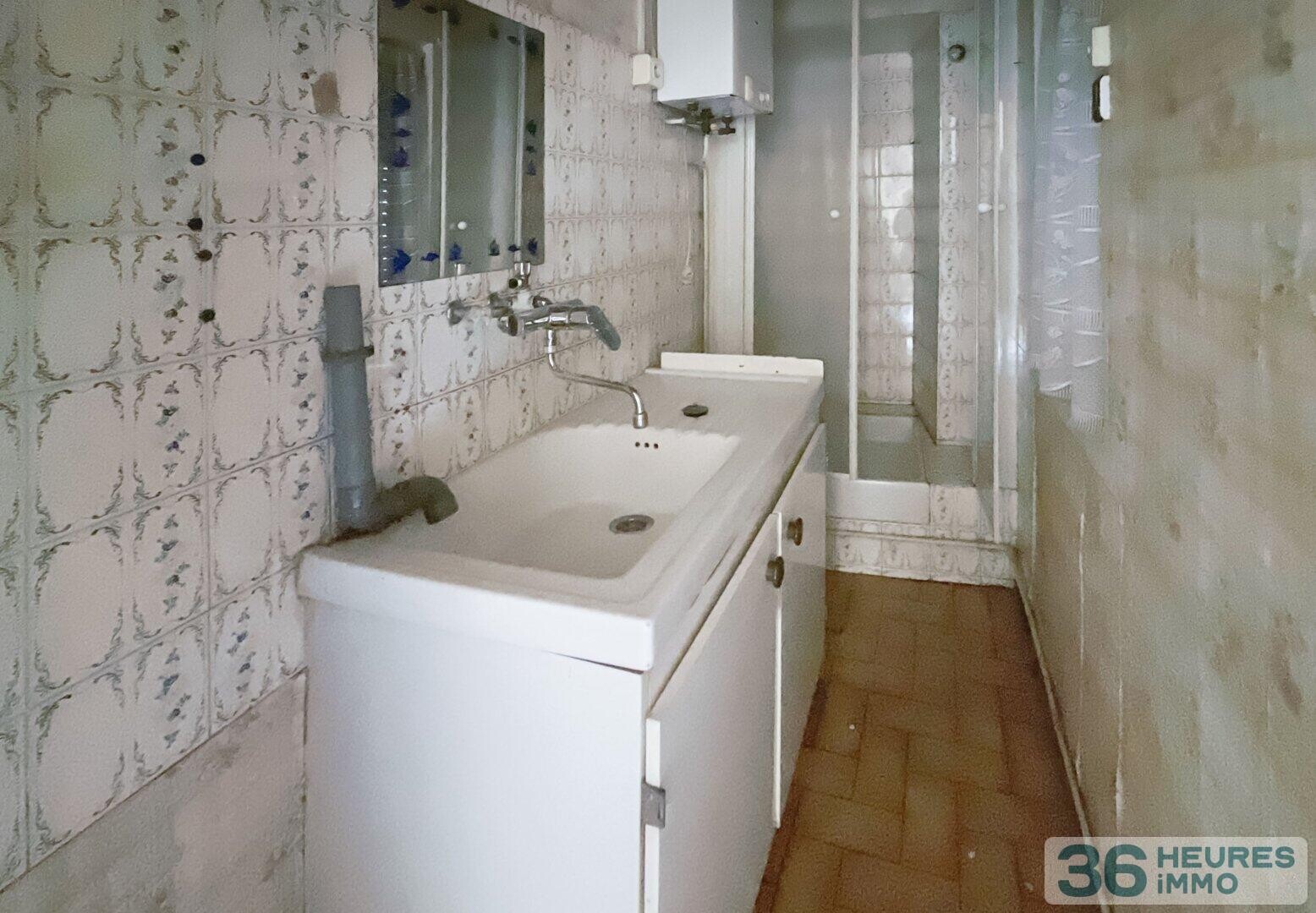 Appartement en R+1 à rénover 