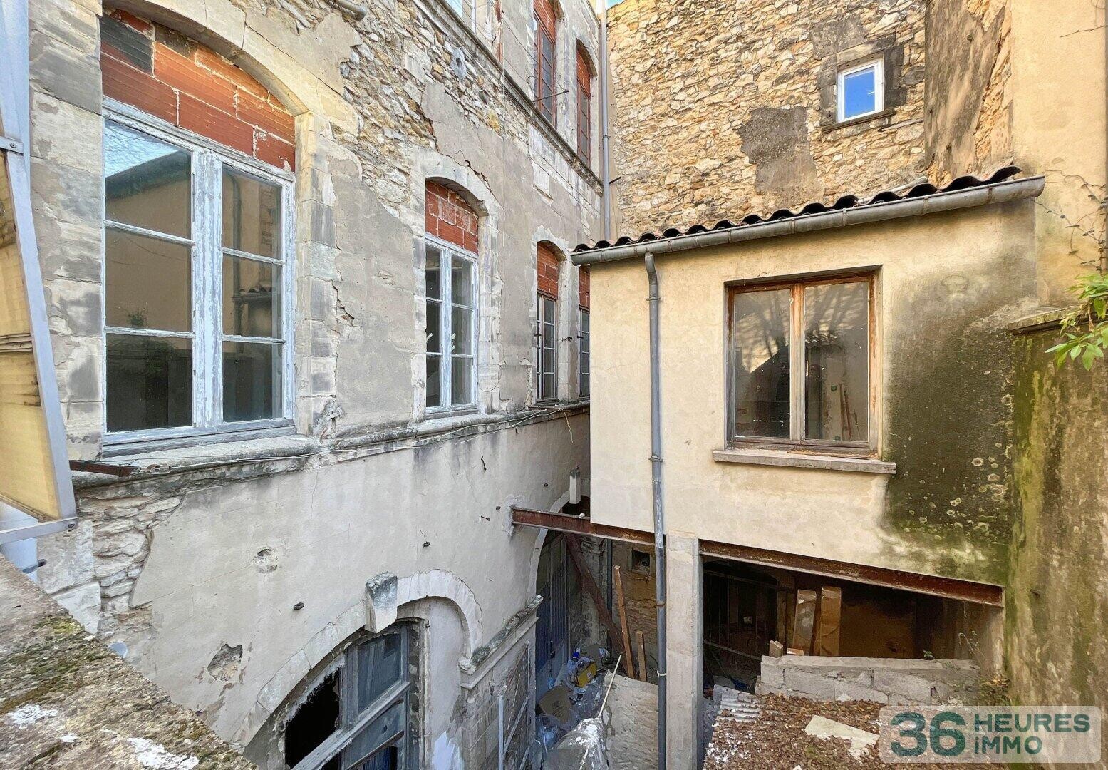 Appartement en R+1 à rénover 