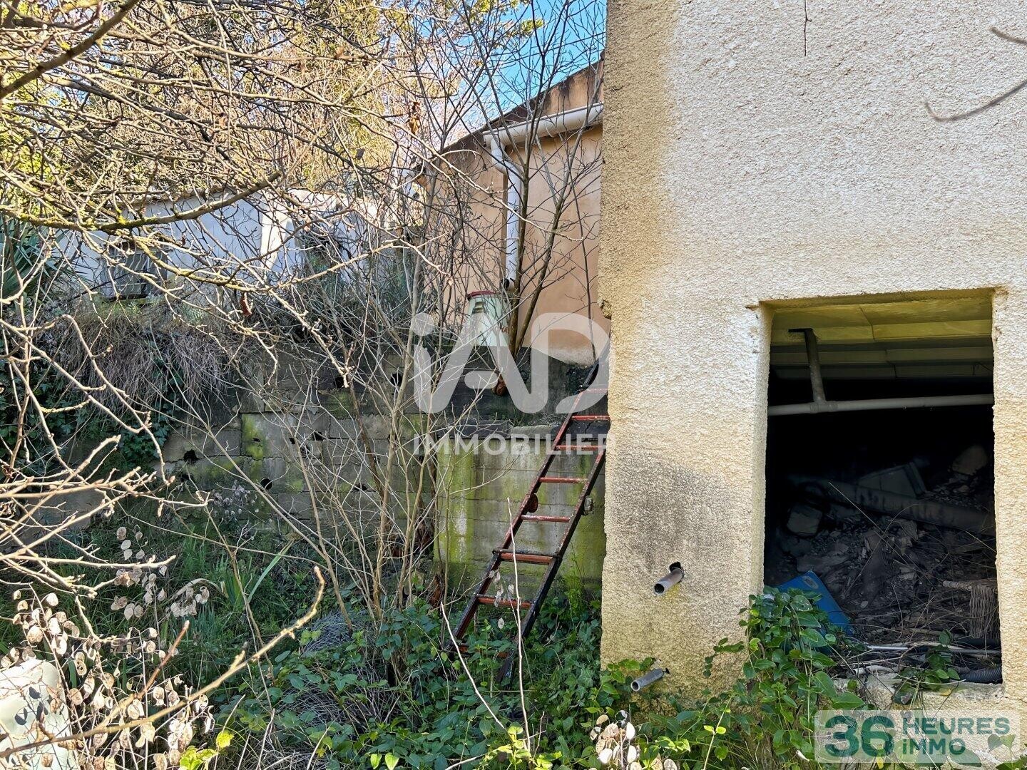 Nîmes - Quartier Route d'Uzès - mazet à rénover