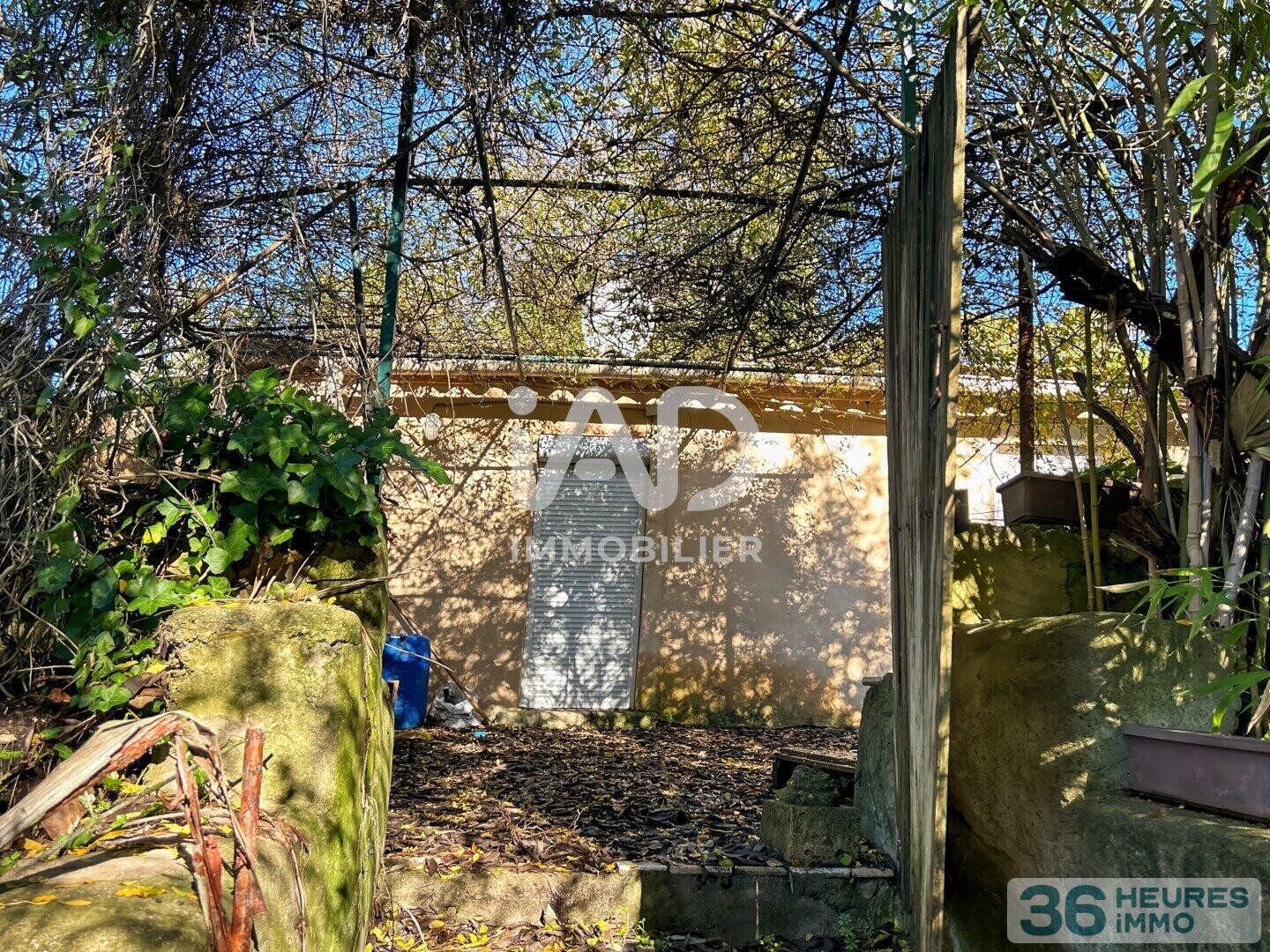 Nîmes - Quartier Route d'Uzès - mazet à rénover