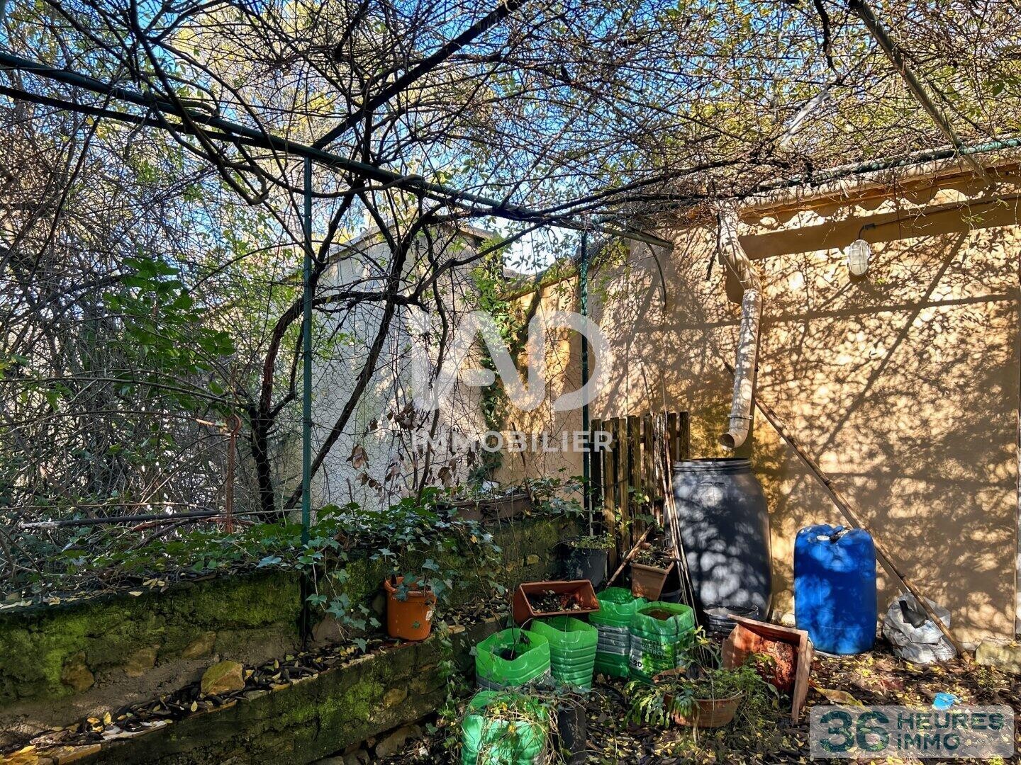 Nîmes - Quartier Route d'Uzès - mazet à rénover