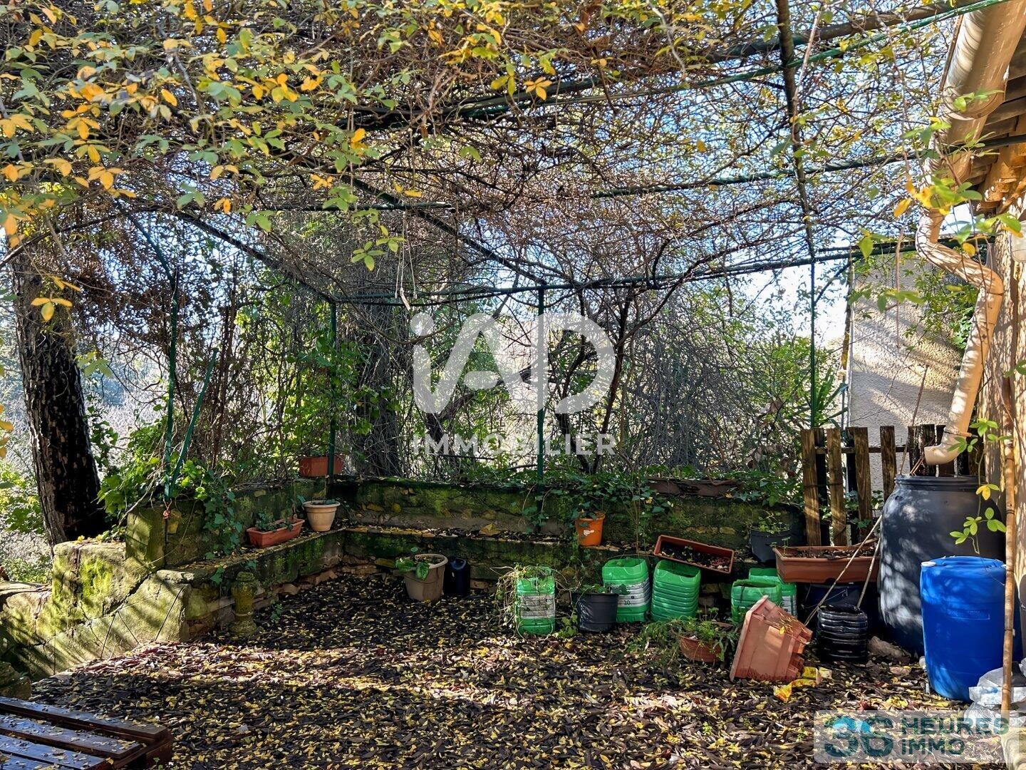 Nîmes - Quartier Route d'Uzès - mazet à rénover