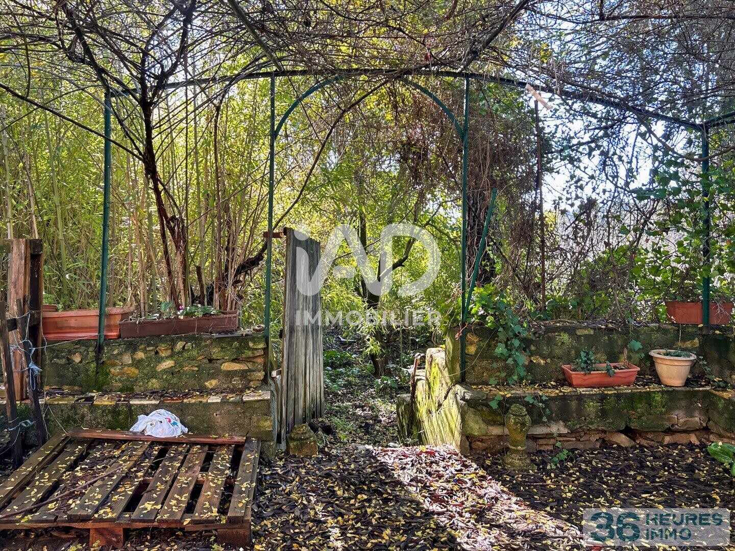 Nîmes - Quartier Route d'Uzès - mazet à rénover