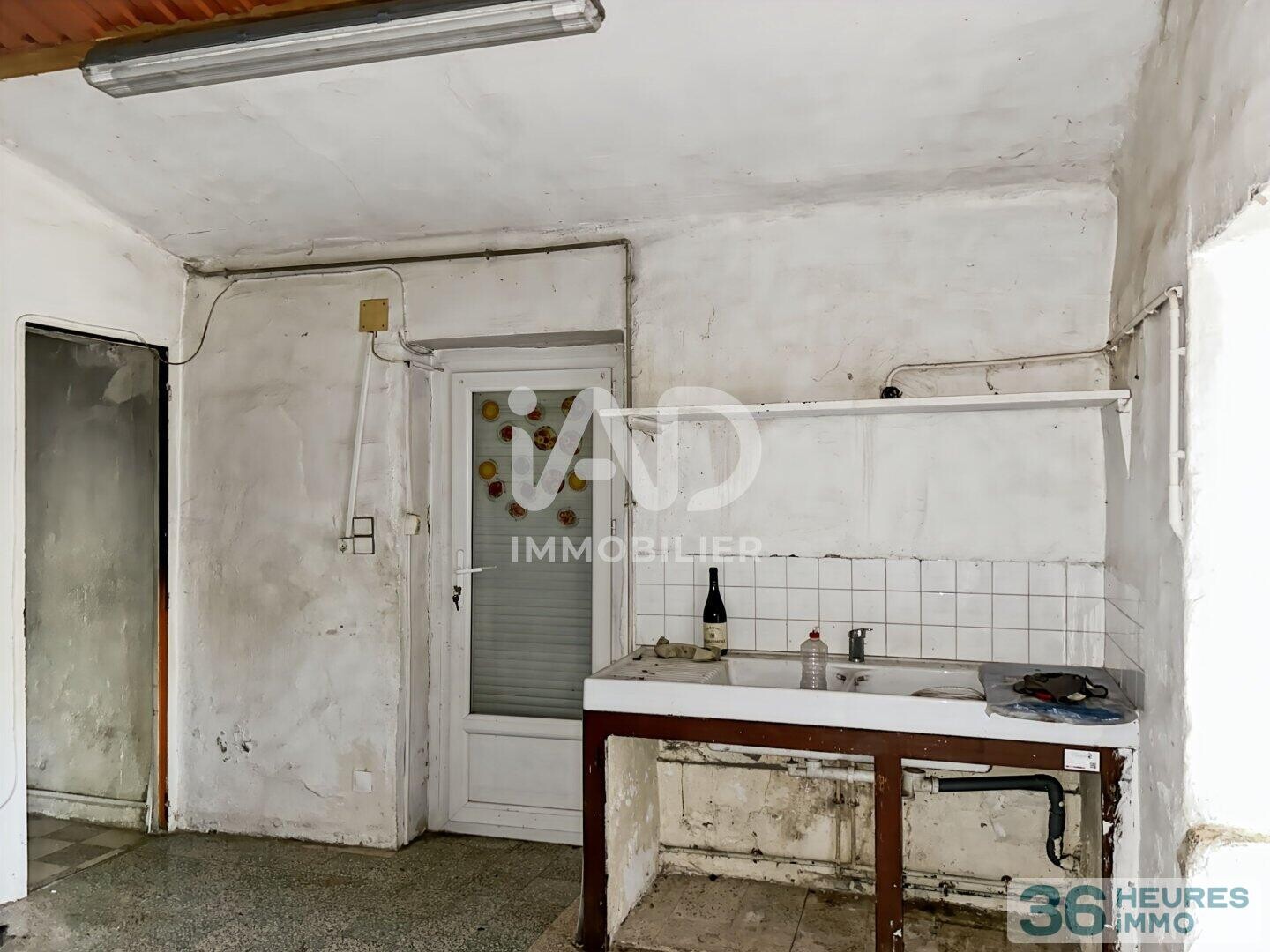 Nîmes - Quartier Route d'Uzès - mazet à rénover