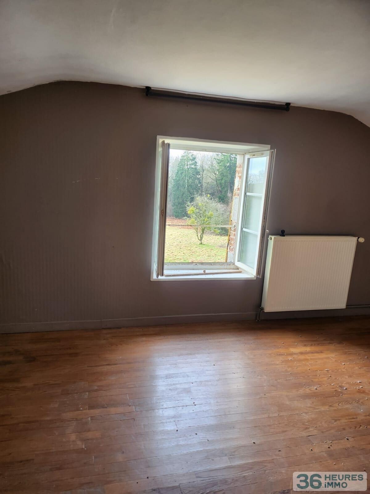 Maison forestière à la Neuville aux Haies (Commune de THILAY)