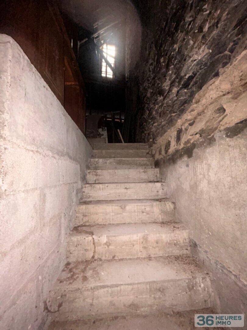 Maison avec garage au RDC et à l'étage appart de 94m2 à créer sur 2 niveaux